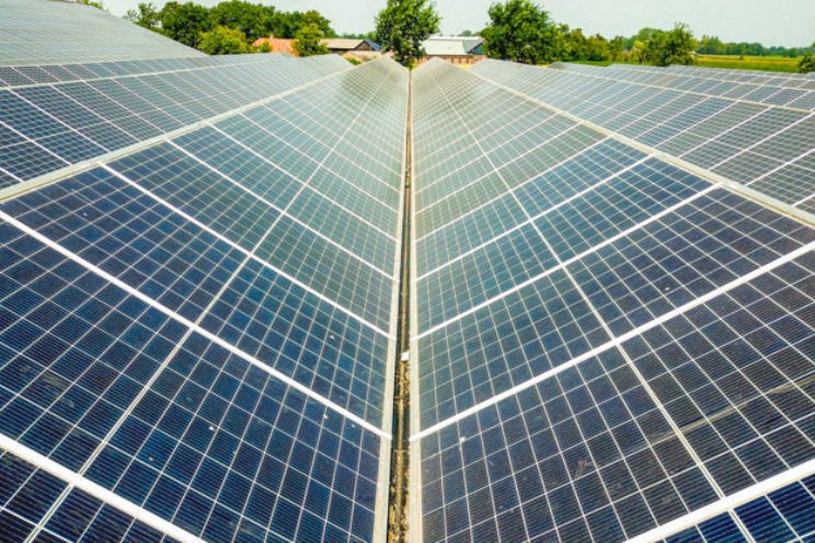 Energiebedrijven overwegen kosten zonnepanelen Energiebedrijven overwegen kosten zonnepanelen
