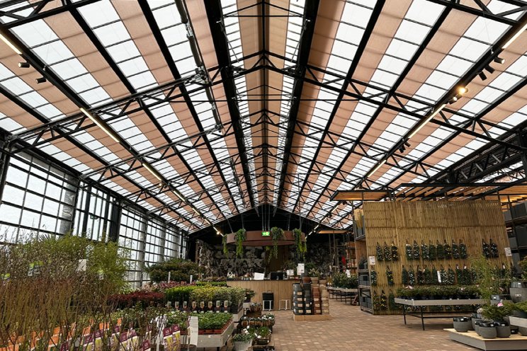 Stolze herbouwt tuinbouwcentrum Lisse