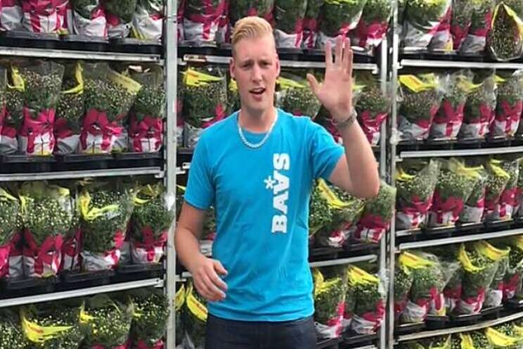 Hidde vlogt vanuit de kas van Kwekerij Baas in Ens Hidde vlogt vanuit de kas van Kwekerij Baas in Ens